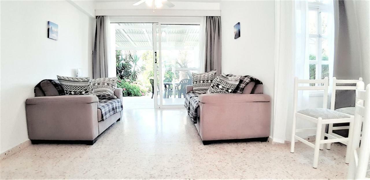 Coral Bay Suite Cyprus Ngoại thất bức ảnh