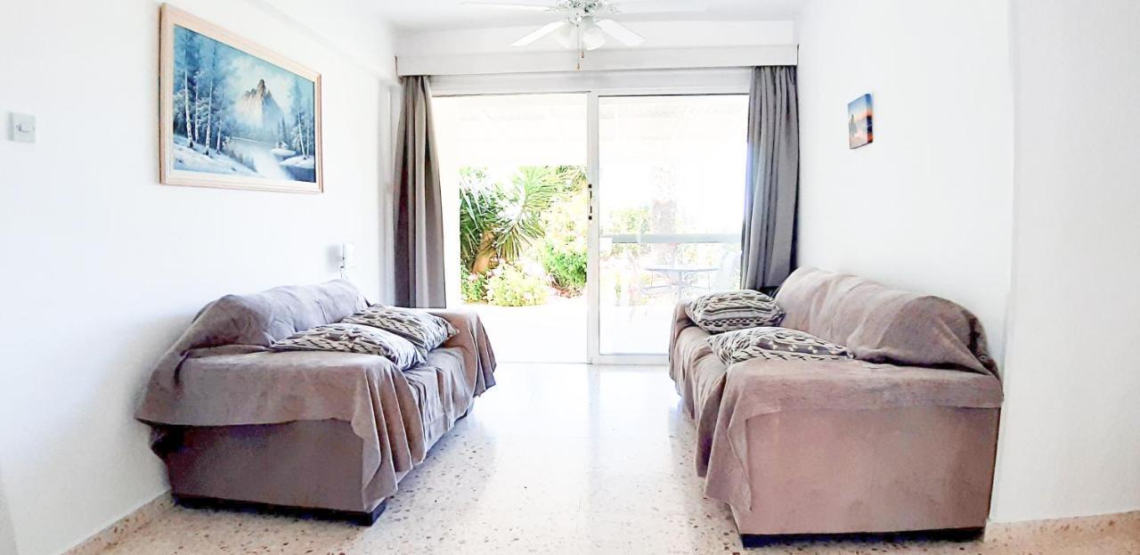 Coral Bay Suite Cyprus Ngoại thất bức ảnh